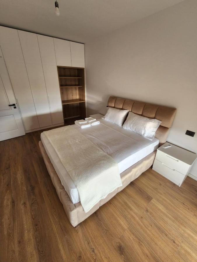 Cloud 10 Apartment Vlore Bagian luar foto