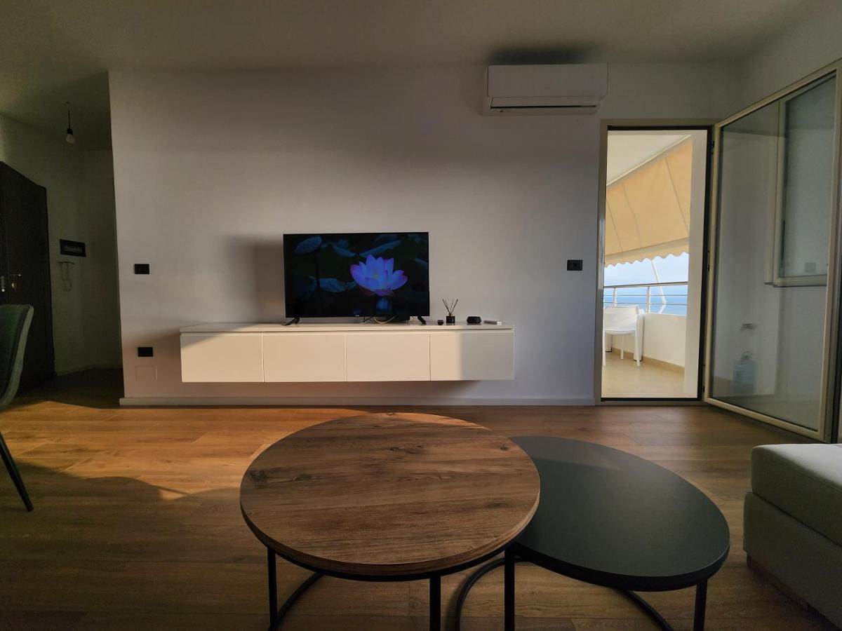 Cloud 10 Apartment Vlore Bagian luar foto